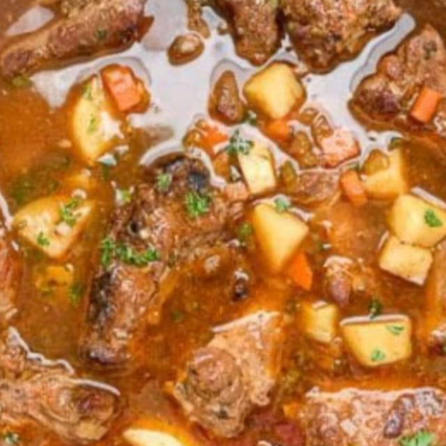 Turkey Neck Stew W/Muffin.